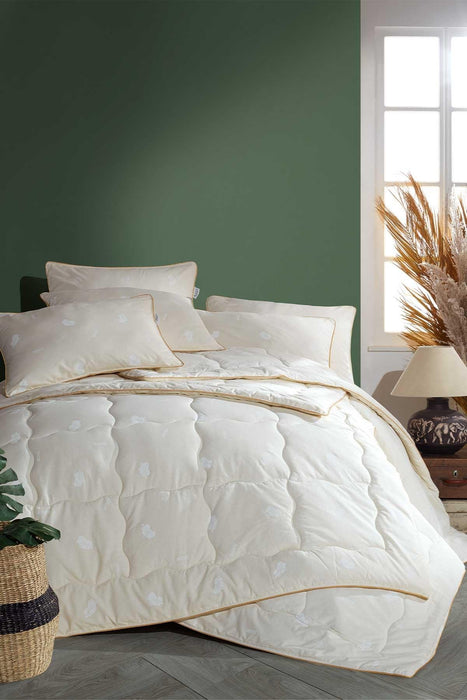 WOOL QUILTED COMFORTER – DOUBLE SIZE